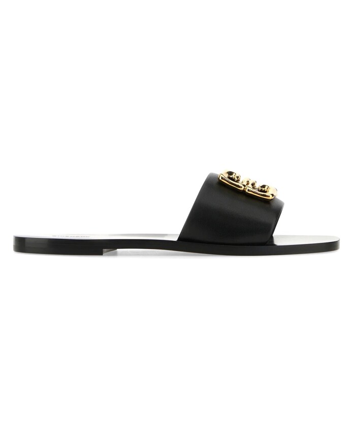 black-sandals-elegant-chic-comfortable