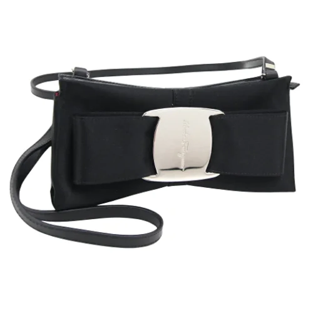 Salvatore Ferragamo Pre-owned Canvas shoulder-bags Black Dames