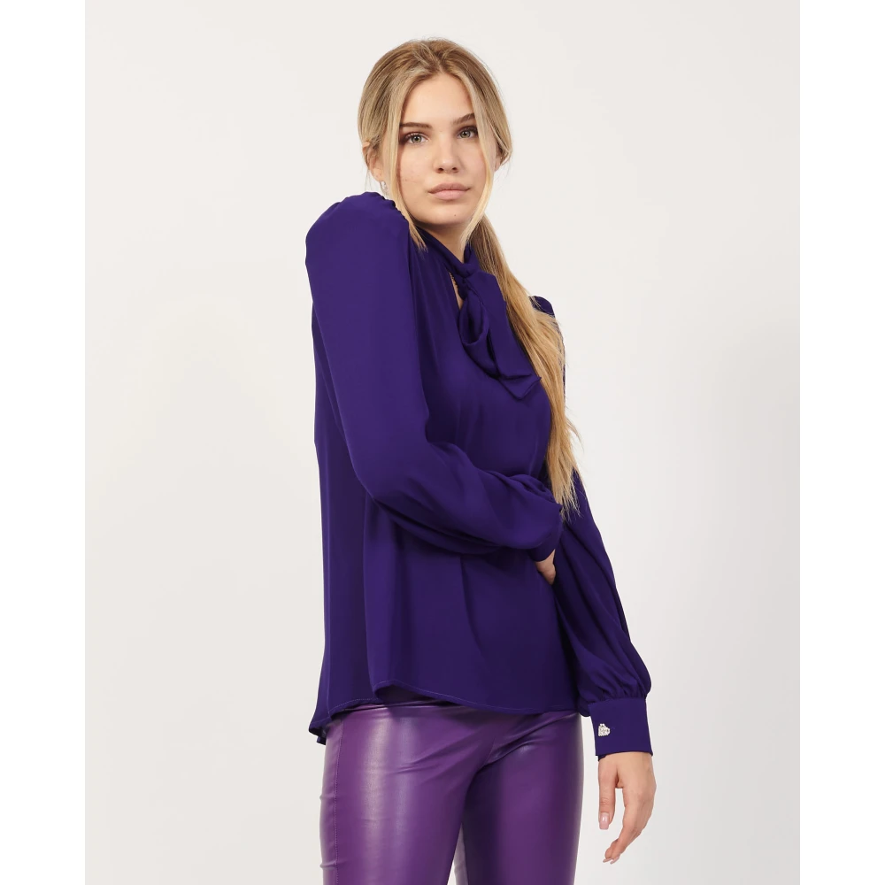 Giulia N Couture Paarse V-hals Blouse met Lange Mouwen en Strikdetail Purple Dames