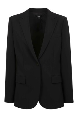 black-blazer-with-tailored-cut