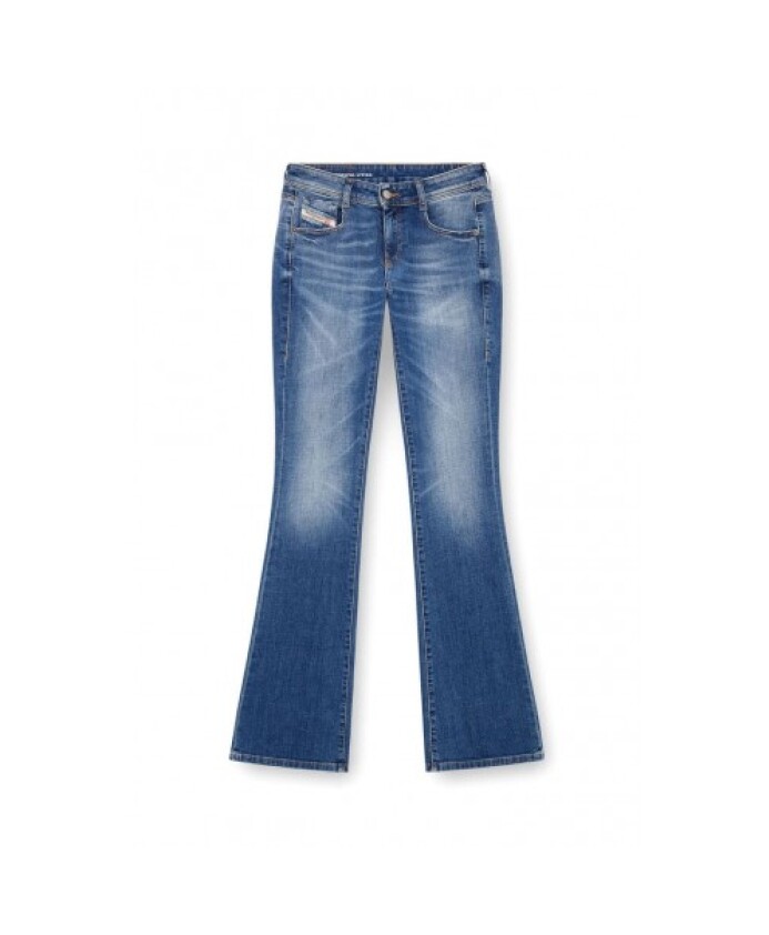 bootcut-jeans-with-low-waist