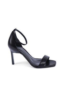 black-leather-sandal-italian-craftsmanship