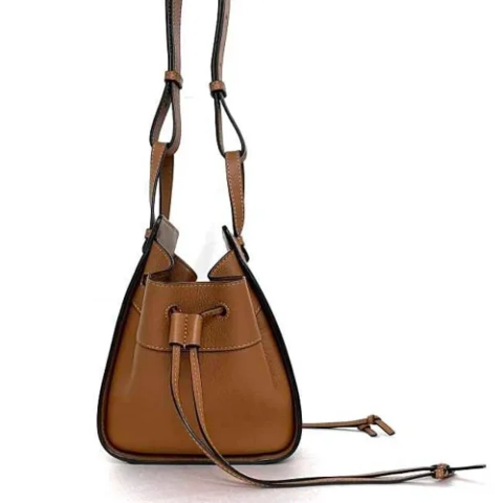 Loewe Pre-owned Fabric shoulder-bags Brown Dames