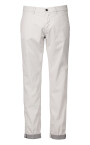 grijze-chino-broek