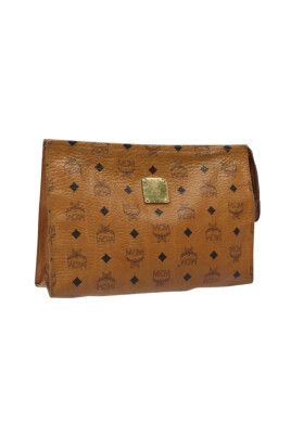 pre-owned-leather-clutches