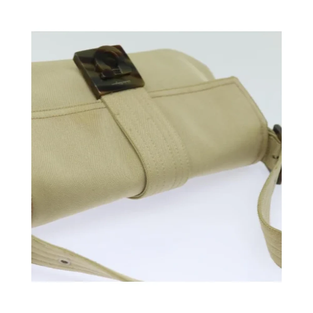 Salvatore Ferragamo Pre-owned Canvas shoulder-bags Beige Dames