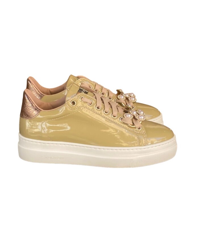 casual-sneakers-for-everyday-wear