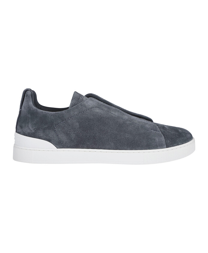 low-top-sneakers-with-triple-stitching
