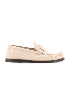 white-flat-shoes-with-iconic-monogram