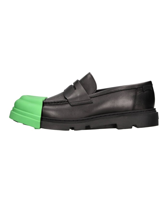 chaussures-plates-noires