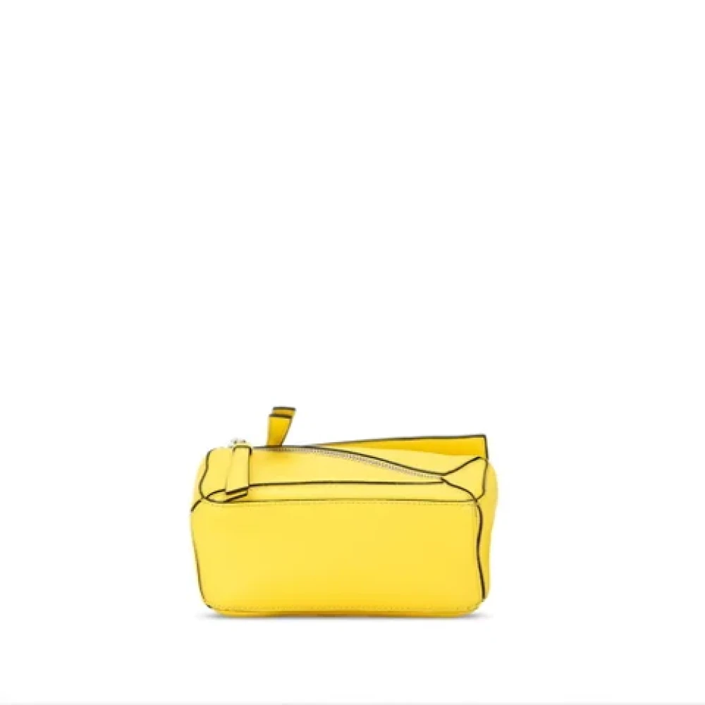 Loewe Pre-owned Leather shoulder-bags Yellow Dames