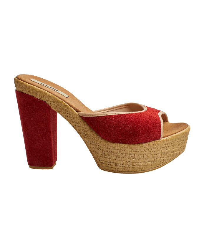 sandales-a-talons-hauts-rustiques-modernes