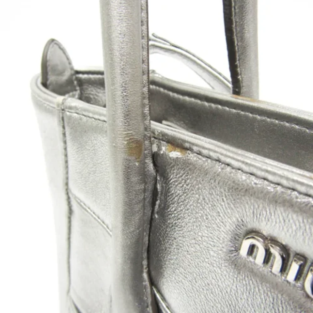 Miu Pre-owned Leather handbags Gray Dames