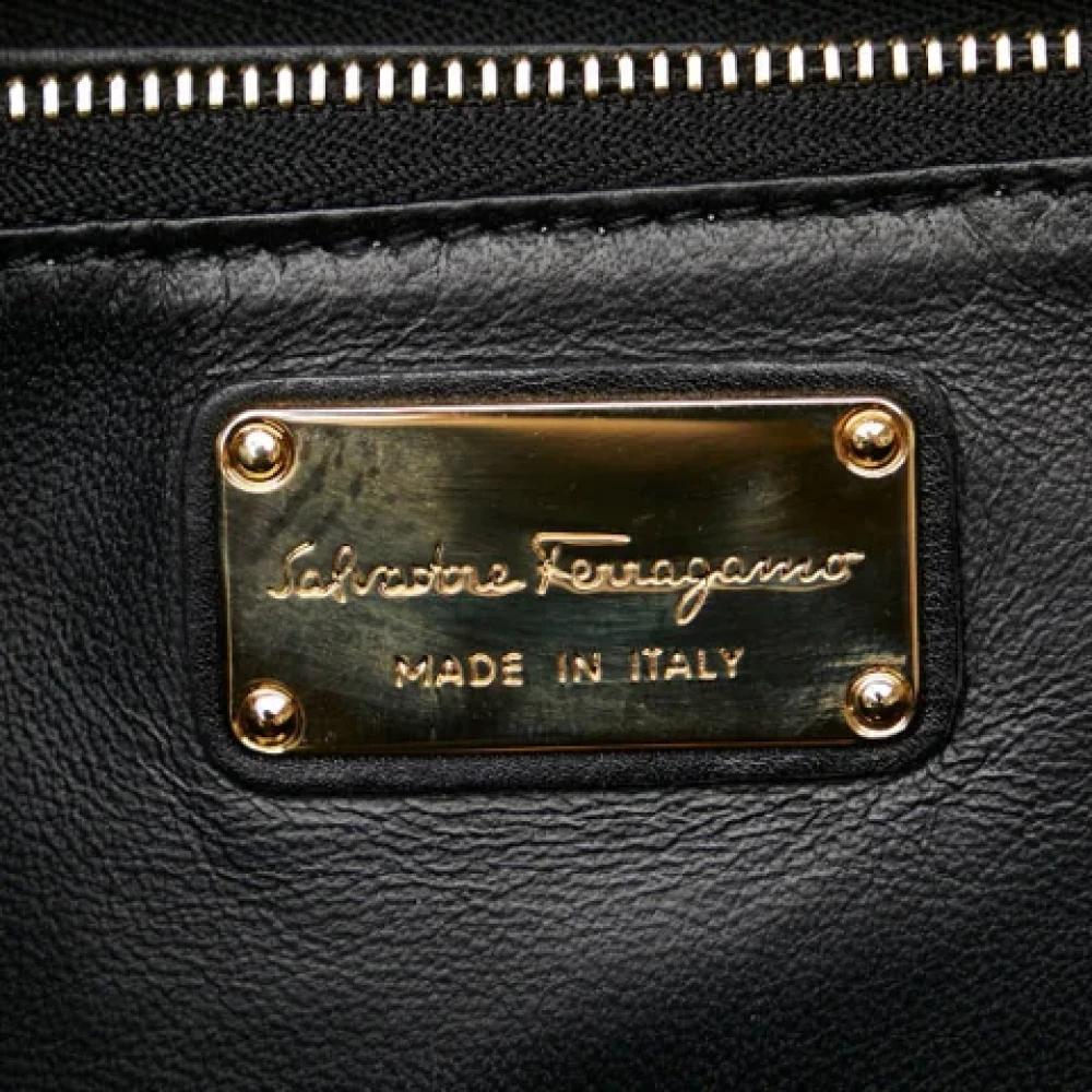 Salvatore Ferragamo Pre-owned Leather handbags Black Dames