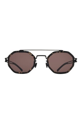 black-sunglasses-stylish-womens-accessories