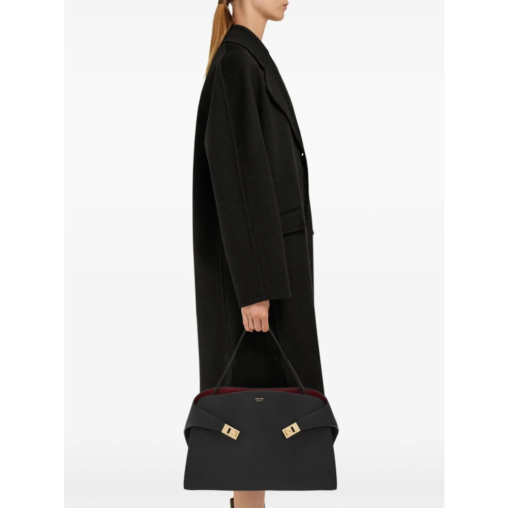 Salvatore Ferragamo Zwarte leren schoudertas Gancini Black Dames