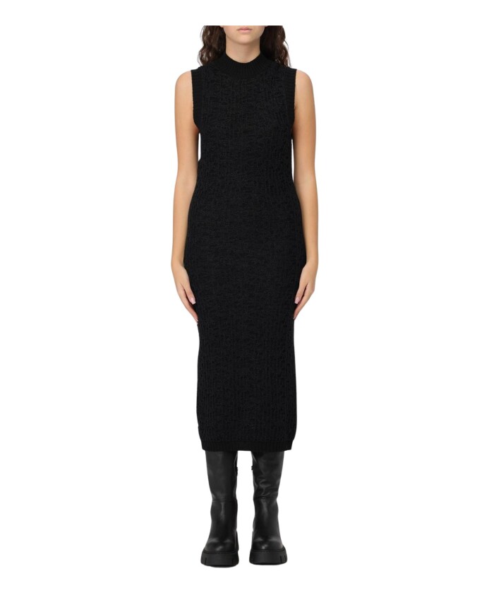 elegante-robe-midi-noire-en-maille