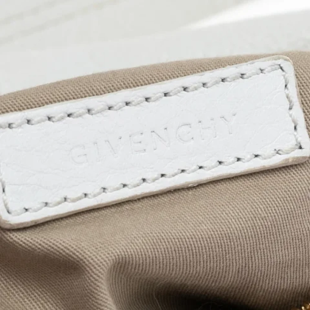 Givenchy Pre-owned Leather shoulder-bags White Dames