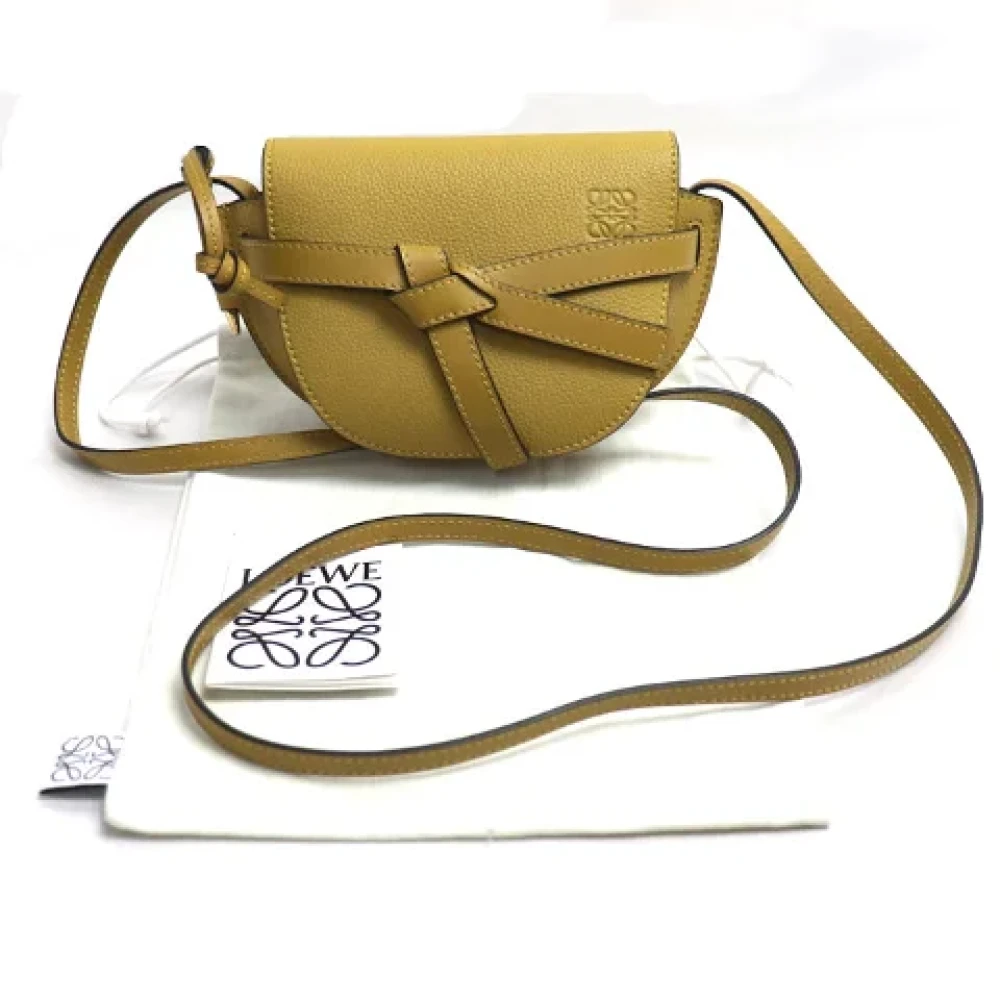Loewe Pre-owned Fabric shoulder-bags Brown Dames