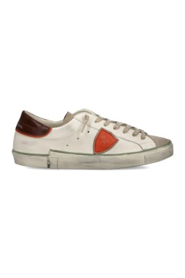 sneakers-blancs-en-cuir-et-tissu