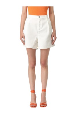 white-tailored-shorts-for-women