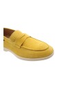 mocassin