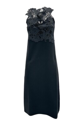 black-lace-sleeveless-dress