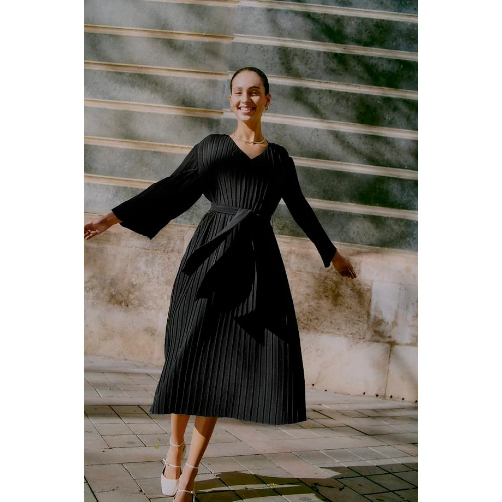 b.Young Geplooide midi-jurk met riem Black Dames