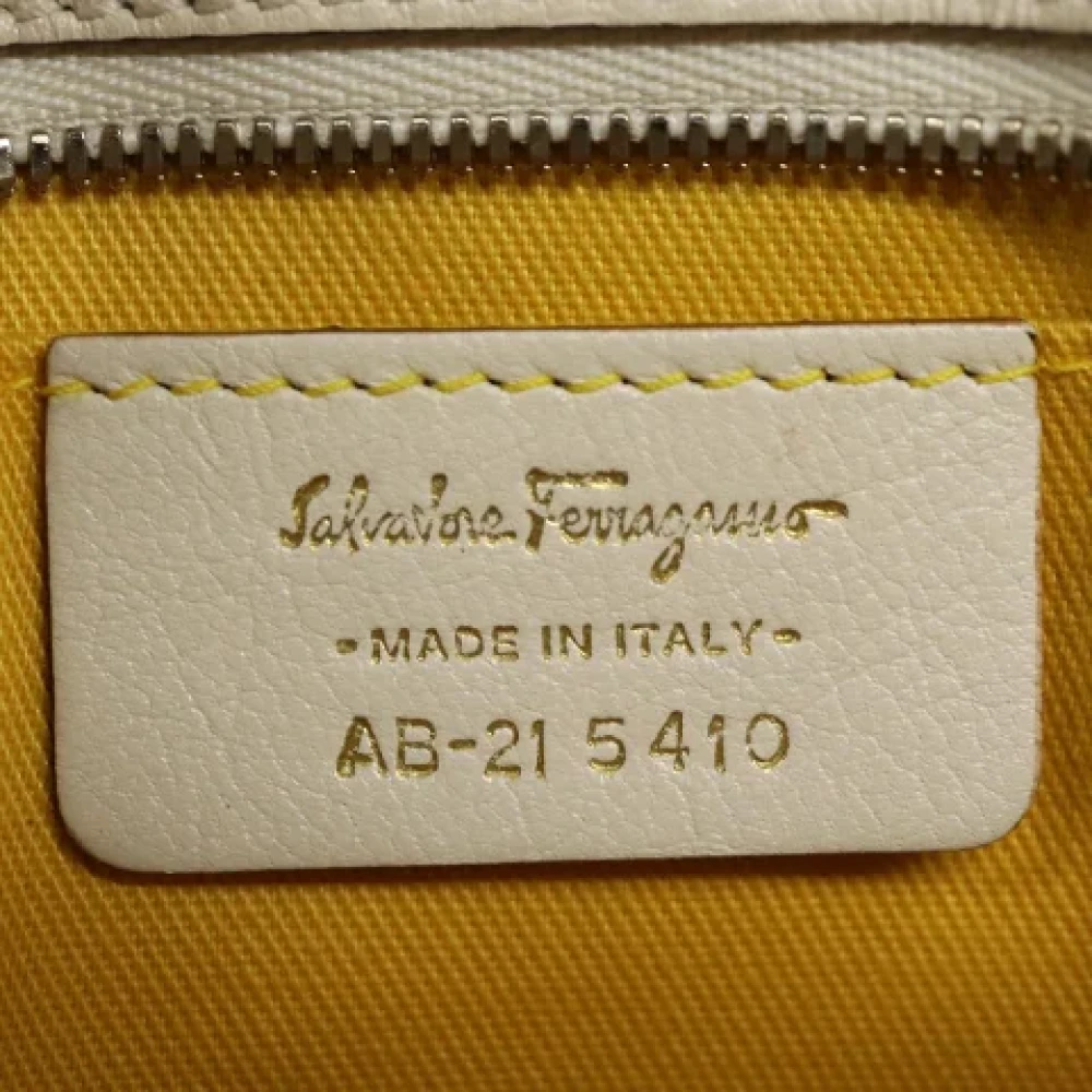 Salvatore Ferragamo Pre-owned Leather handbags White Dames