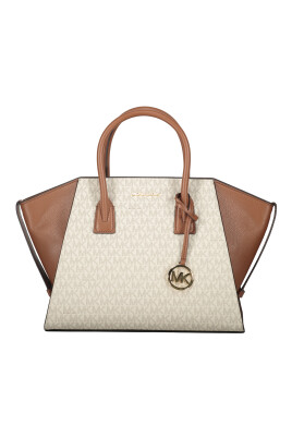 sac-a-main-chic-avec-detail-logo