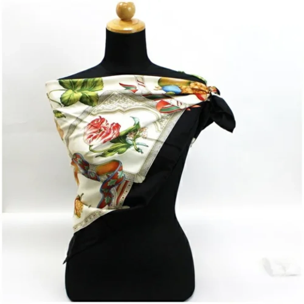 Salvatore Ferragamo Pre-owned Silk scarves Multicolor Dames