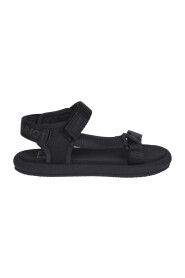 essential sporty sandal