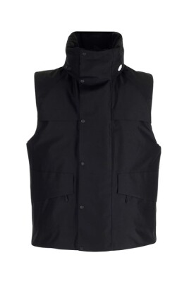veste-noire-gore-tex-infinium-avec-garnissage-en-duvet