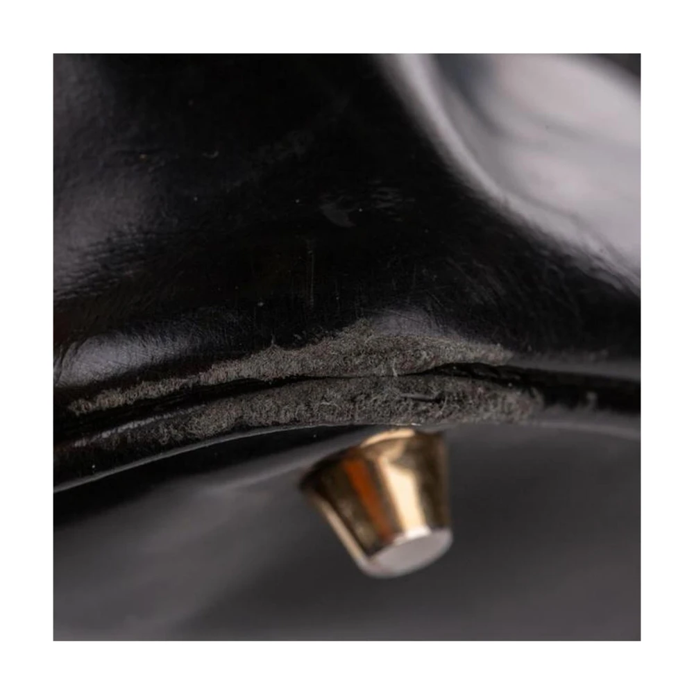 Burberry Gewatteerde Nylon Tote met Gespdetail Black Dames