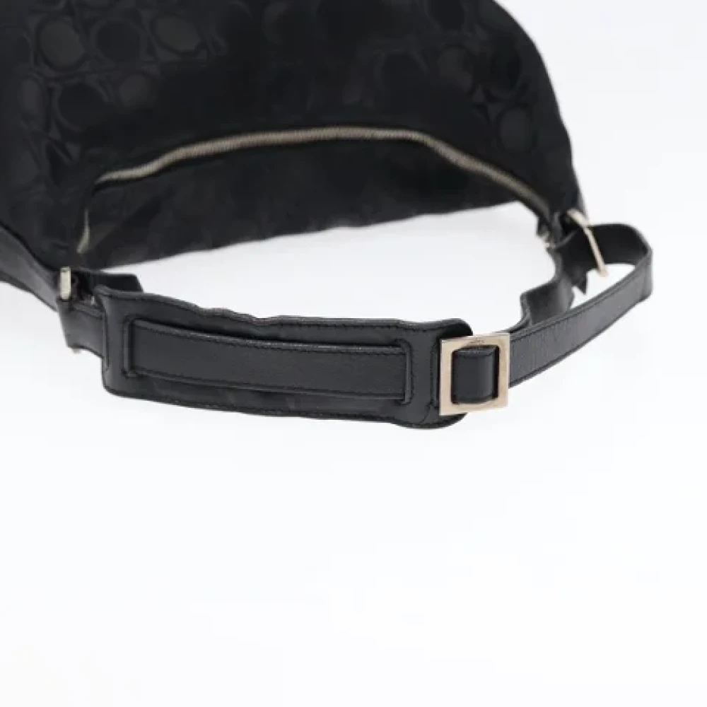 Salvatore Ferragamo Pre-owned Nylon shoulder-bags Black Dames