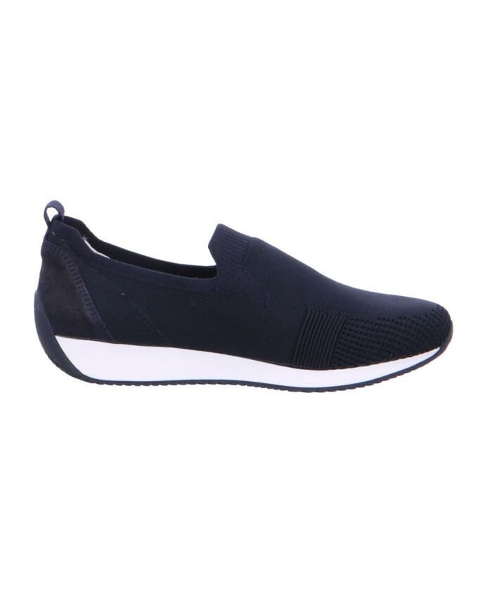 chaussures-bleues-en-tricot