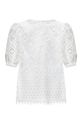 blouse-en-dentelle-perforee-avec-manches-bouffantes