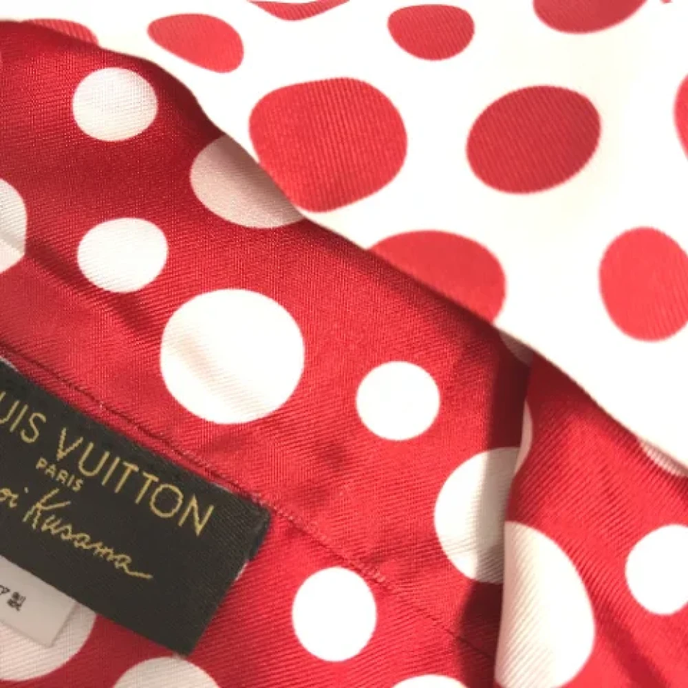 Louis Vuitton Vintage Pre-owned Silk scarves Red Dames