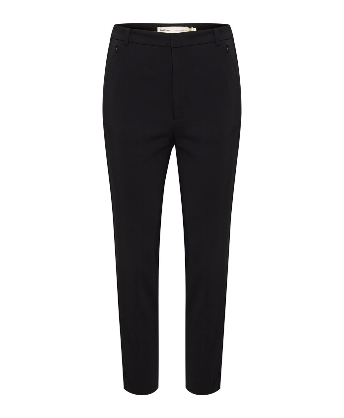 slim-black-pants-ziggiiw-style