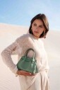 sac-a-main-nano-amande-en-cuir