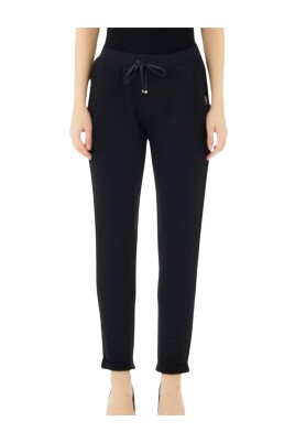 black-basic-sweatpants