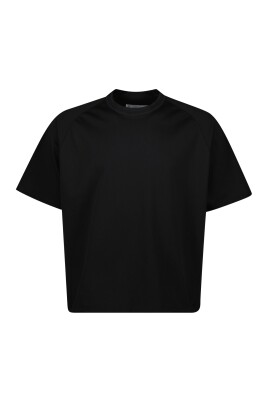 black-straight-t-shirt-spring-summer-2025