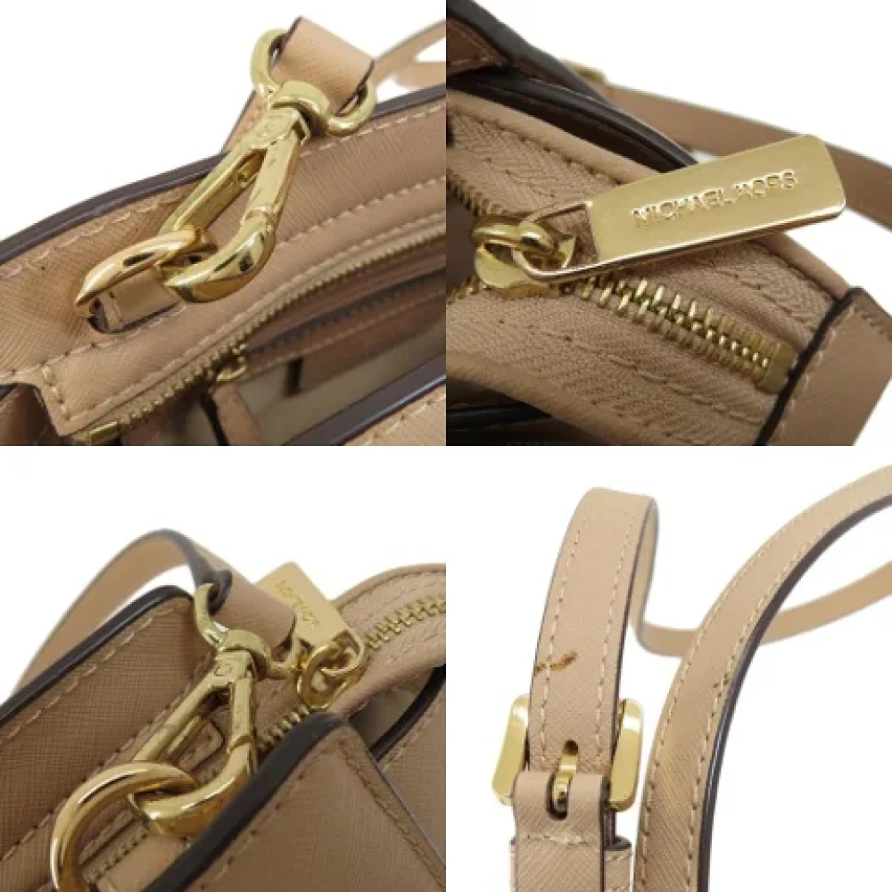 Michael Kors Pre-owned Plastic shoulder-bags Beige Dames