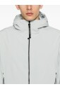 veste-a-capuche-avec-tissu-shell-r-et-lunettes