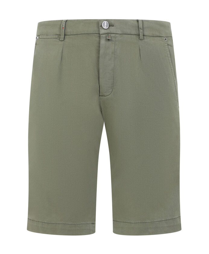 shorts-bermuda-verts-elegants-confortables-sorties