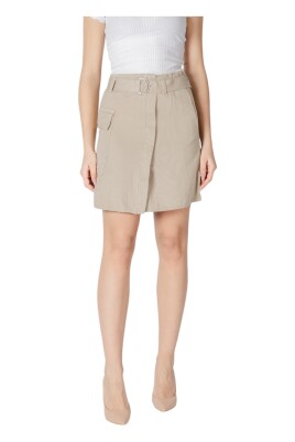 beige-cotton-skirt-with-pockets