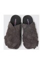 sandales-grises-en-daim-elegantes