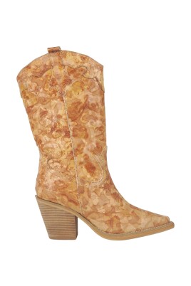 heeled-boot-embroidery