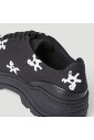 laced-shoes