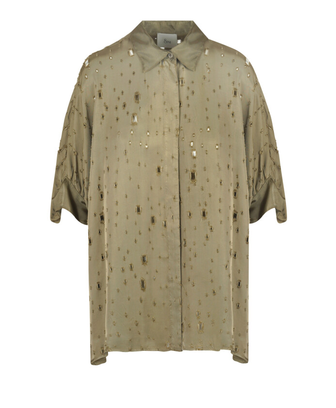 chemise-en-satin-avec-dechirures